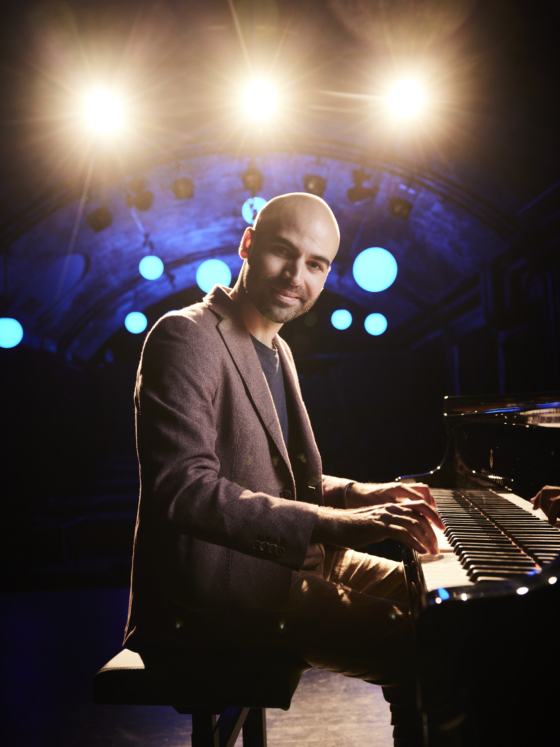 Au piano 1 photo by Yvain Genevay 2 Pianist Florian Favre